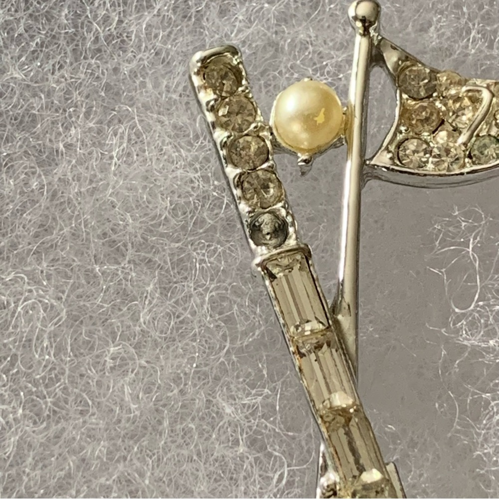 Vintage Rhinestone Golfing Brooch - Picture 6 of 10